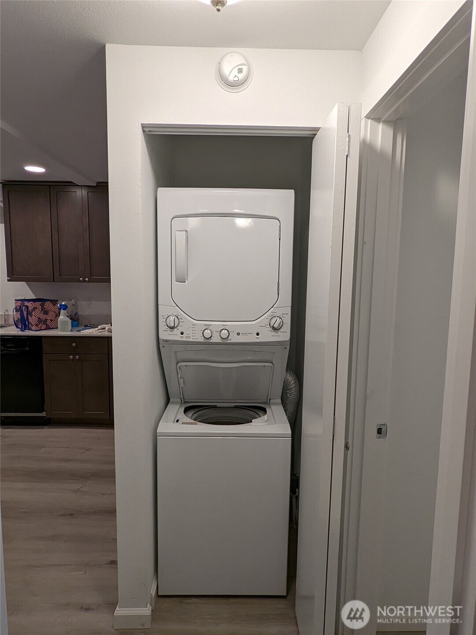 Shoreline, Washington, 98155, United States, 6 Bedrooms Bedrooms, ,6 BathroomsBathrooms,Residential,Forsale,2010232