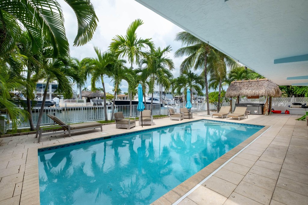 Plantation Key, Florida, 33036, United States, 4 Bedrooms Bedrooms, ,3 BathroomsBathrooms,Residential,Forsale,1971986