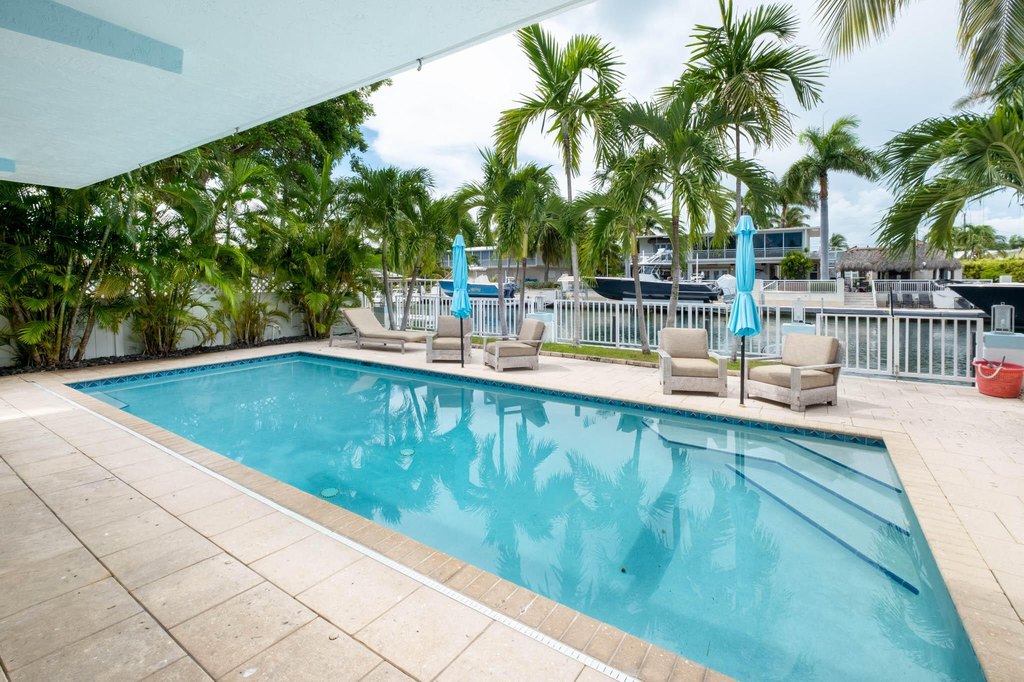 Plantation Key, Florida, 33036, United States, 4 Bedrooms Bedrooms, ,3 BathroomsBathrooms,Residential,Forsale,1971986