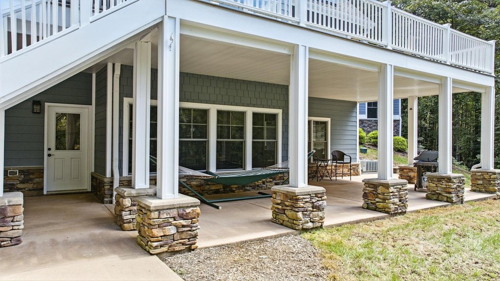 Connelly Springs, North Carolina, 28612, United States, 3 Bedrooms Bedrooms, ,3.5 BathroomsBathrooms,Residential,Forsale,1953168
