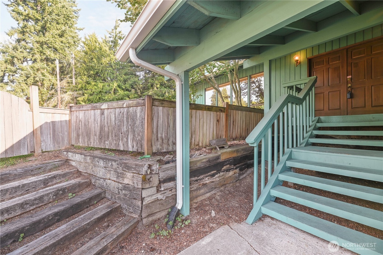 Edmonds, Washington, 98026, United States, 3 Bedrooms Bedrooms, ,2 BathroomsBathrooms,Residential,Forsale,1946226