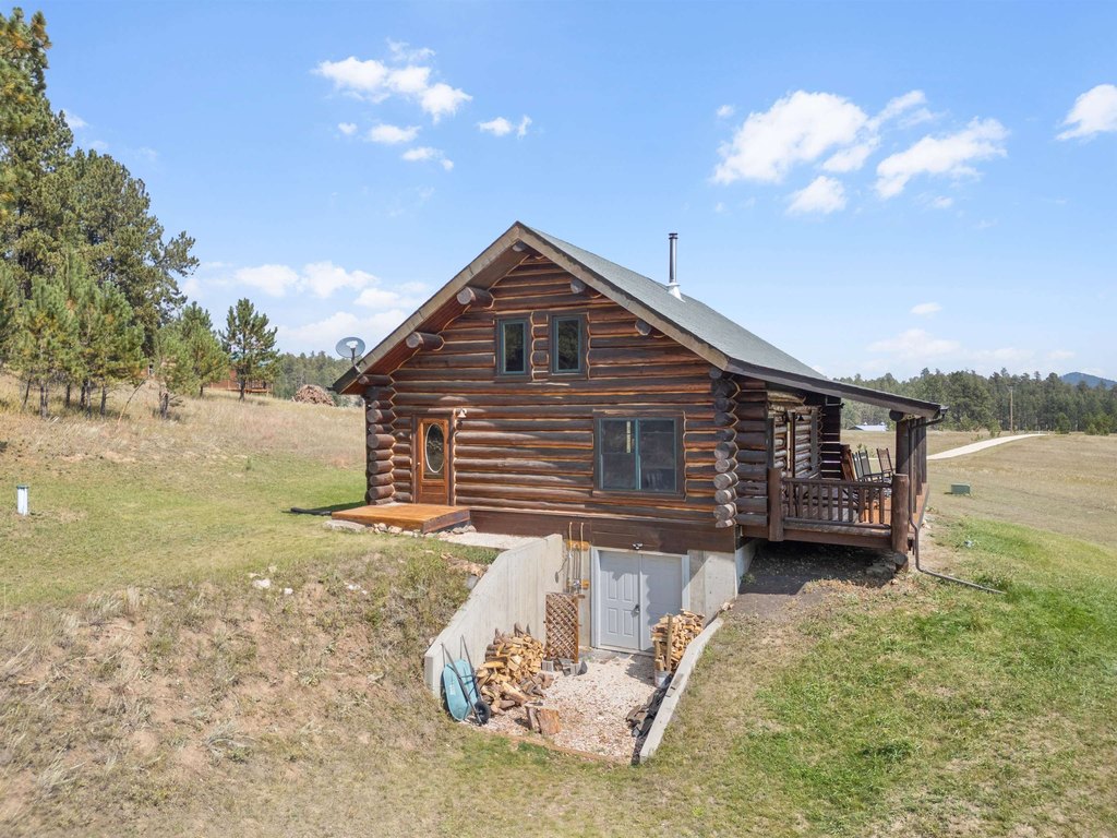Custer, South Dakota, 57730, United States, 3 Bedrooms Bedrooms, ,2 BathroomsBathrooms,Residential,Forsale,1963297