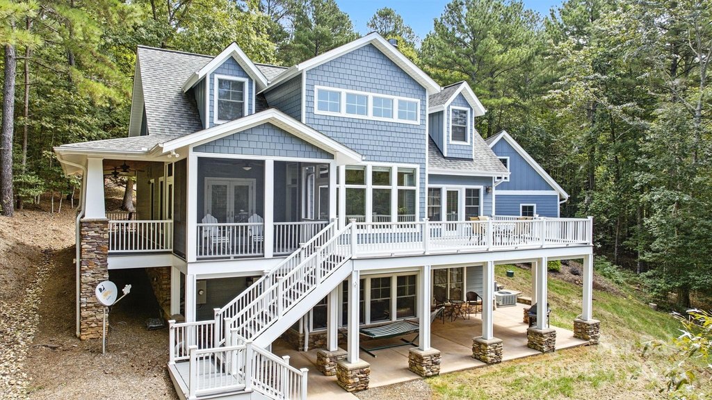 Connelly Springs, North Carolina, 28612, United States, 3 Bedrooms Bedrooms, ,3.5 BathroomsBathrooms,Residential,Forsale,1953168