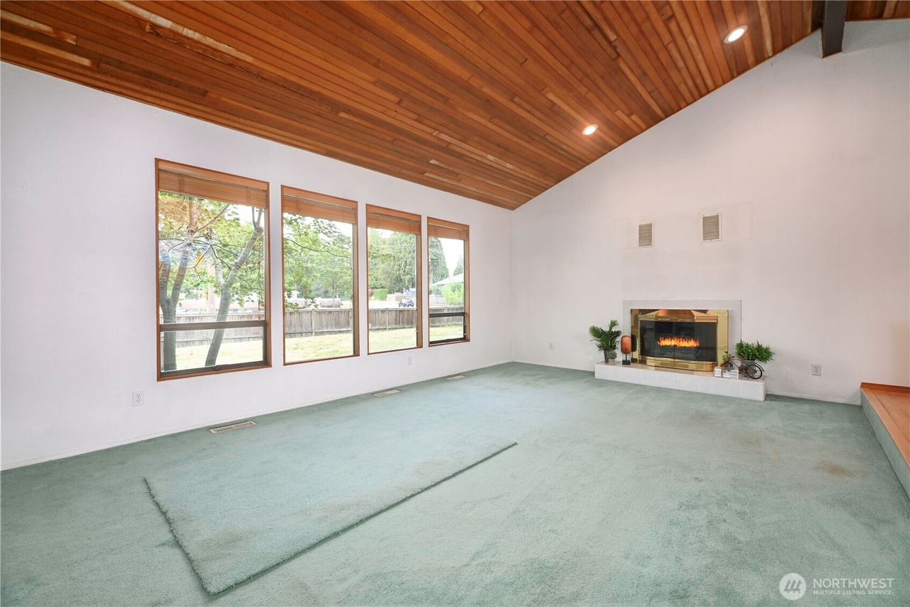 Edmonds, Washington, 98026, United States, 3 Bedrooms Bedrooms, ,2 BathroomsBathrooms,Residential,Forsale,1946226