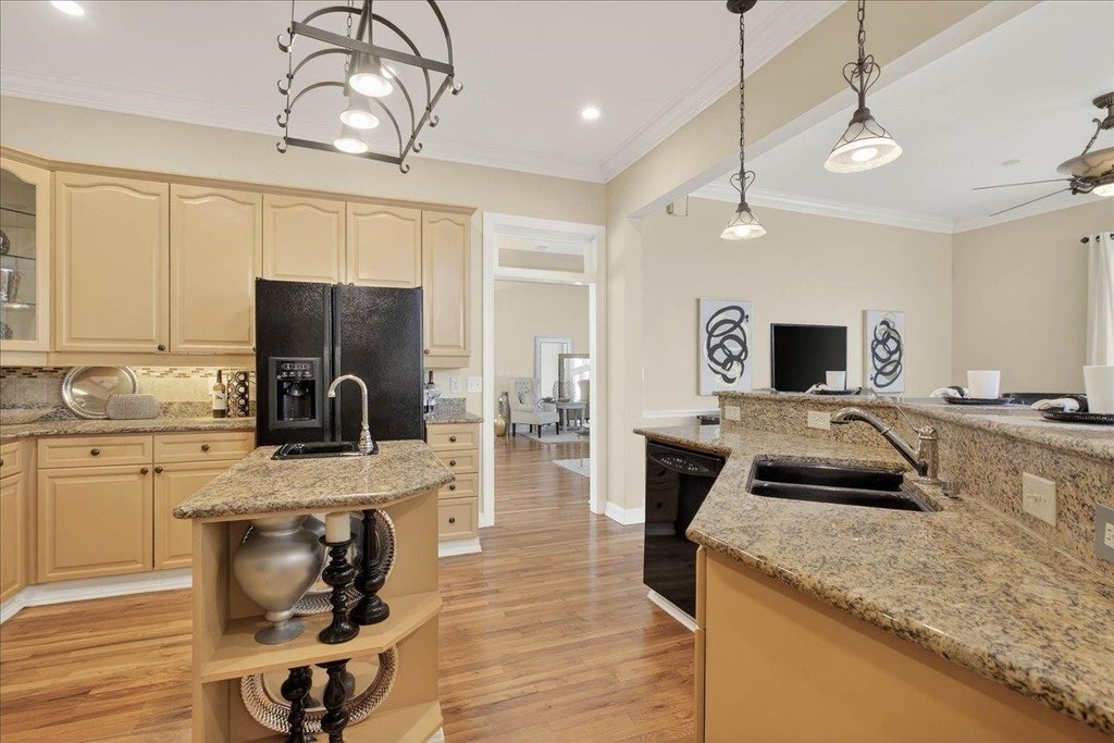 Tallahassee, Florida, 32312, United States, 5 Bedrooms Bedrooms, ,4 BathroomsBathrooms,Residential,Forsale,1946733