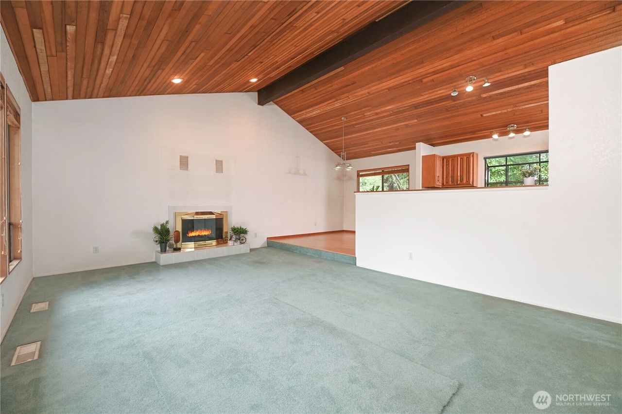 Edmonds, Washington, 98026, United States, 3 Bedrooms Bedrooms, ,2 BathroomsBathrooms,Residential,Forsale,1946226