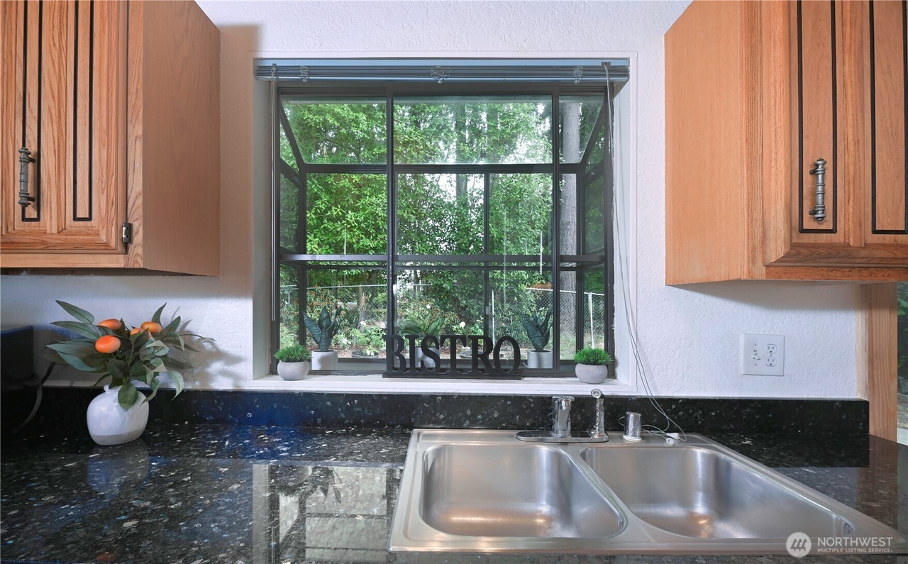 Edmonds, Washington, 98026, United States, 3 Bedrooms Bedrooms, ,2 BathroomsBathrooms,Residential,Forsale,1946226