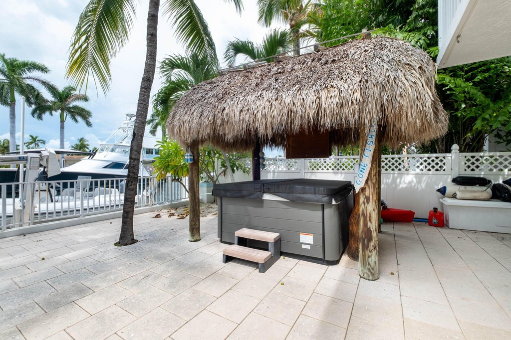 Plantation Key, Florida, 33036, United States, 4 Bedrooms Bedrooms, ,3 BathroomsBathrooms,Residential,Forsale,1971986