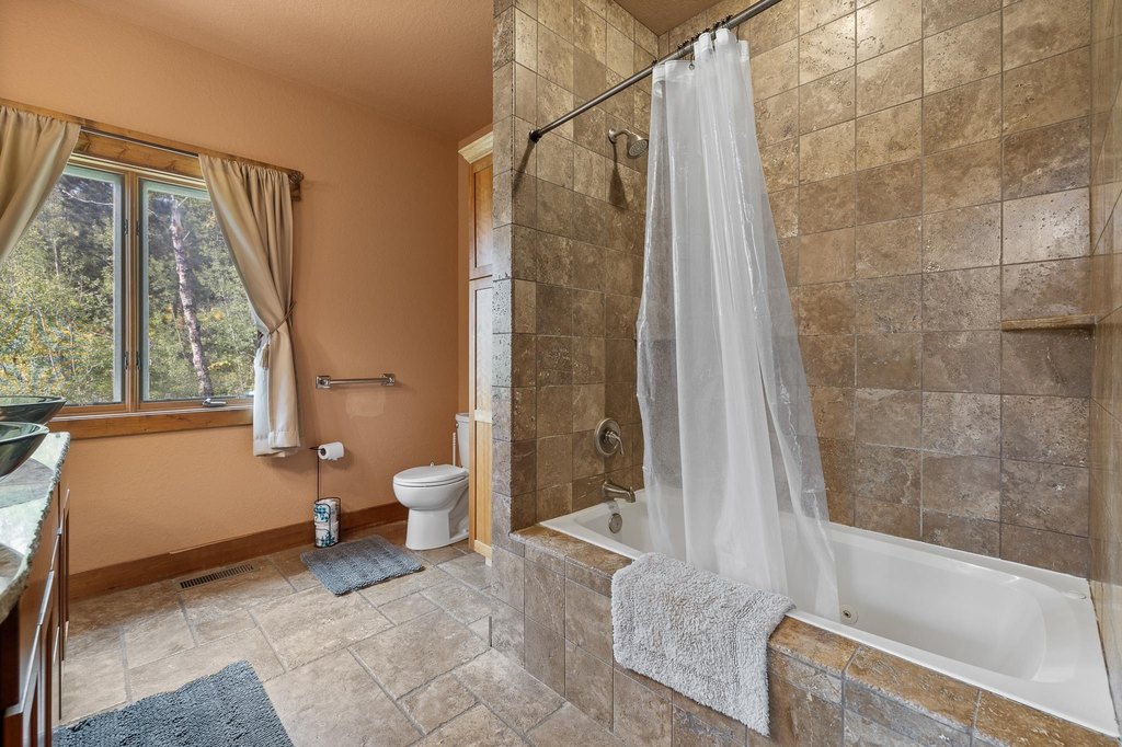 Lead, South Dakota, 57754, United States, 3 Bedrooms Bedrooms, ,2 BathroomsBathrooms,Residential,Forsale,1962251