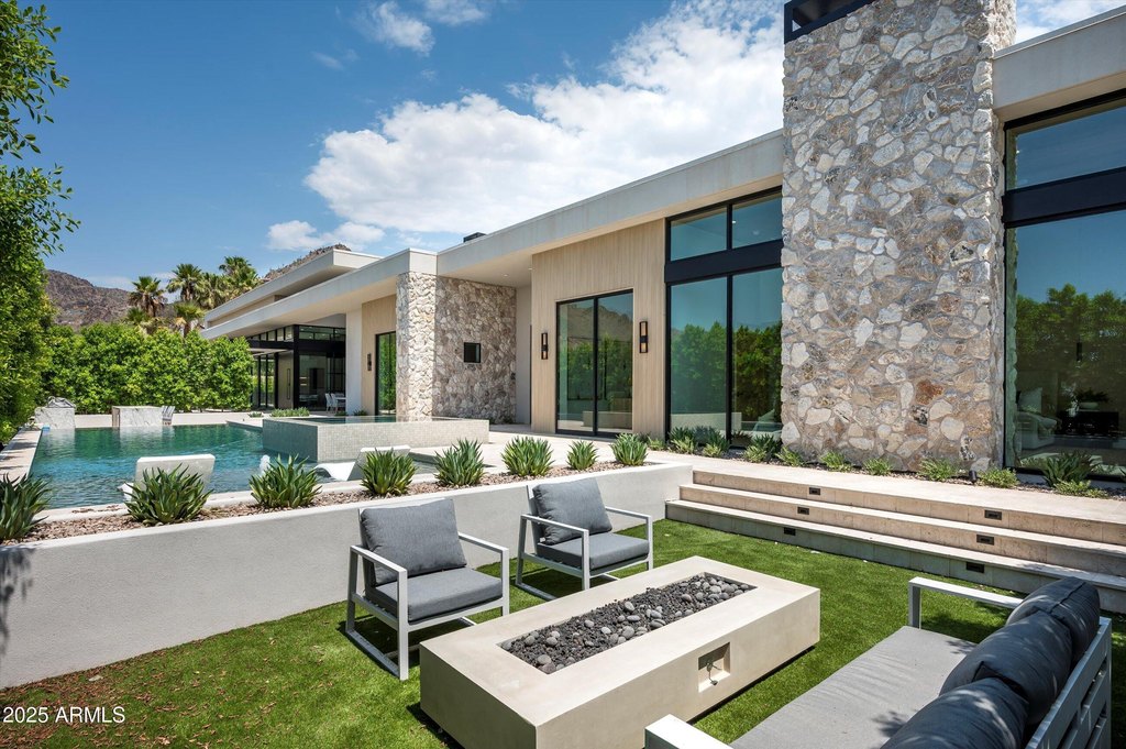 Paradise Valley, Arizona, 85253, United States, 6 Bedrooms Bedrooms, ,6 BathroomsBathrooms,Residential,Forsale,1953462