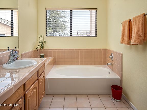 Oro Valley, Arizona, 85737, United States, 3 Bedrooms Bedrooms, ,3 BathroomsBathrooms,Residential,Forsale,1963513