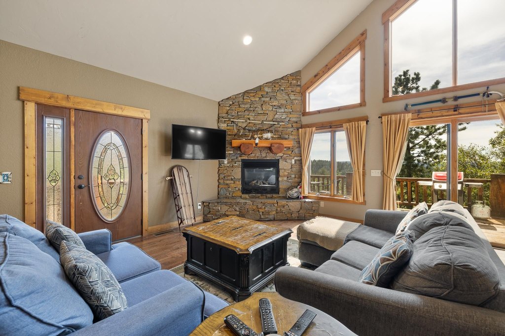 Lead, South Dakota, 57754, United States, 3 Bedrooms Bedrooms, ,2 BathroomsBathrooms,Residential,Forsale,1962251