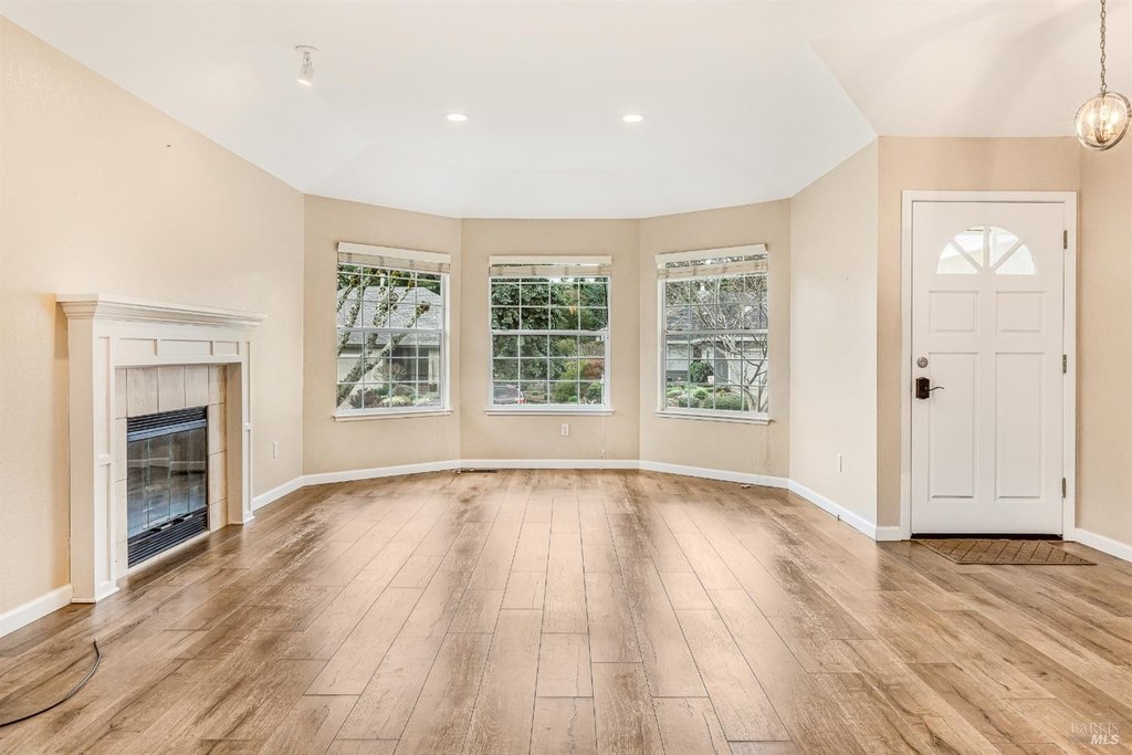 Santa Rosa, California, 95409, United States, 3 Bedrooms Bedrooms, ,2 BathroomsBathrooms,Residential,Forsale,1953130