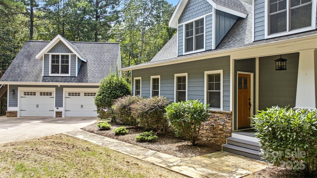 Connelly Springs, North Carolina, 28612, United States, 3 Bedrooms Bedrooms, ,3.5 BathroomsBathrooms,Residential,Forsale,1953168