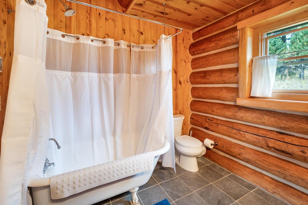 Custer, South Dakota, 57730, United States, 3 Bedrooms Bedrooms, ,2 BathroomsBathrooms,Residential,Forsale,1963297