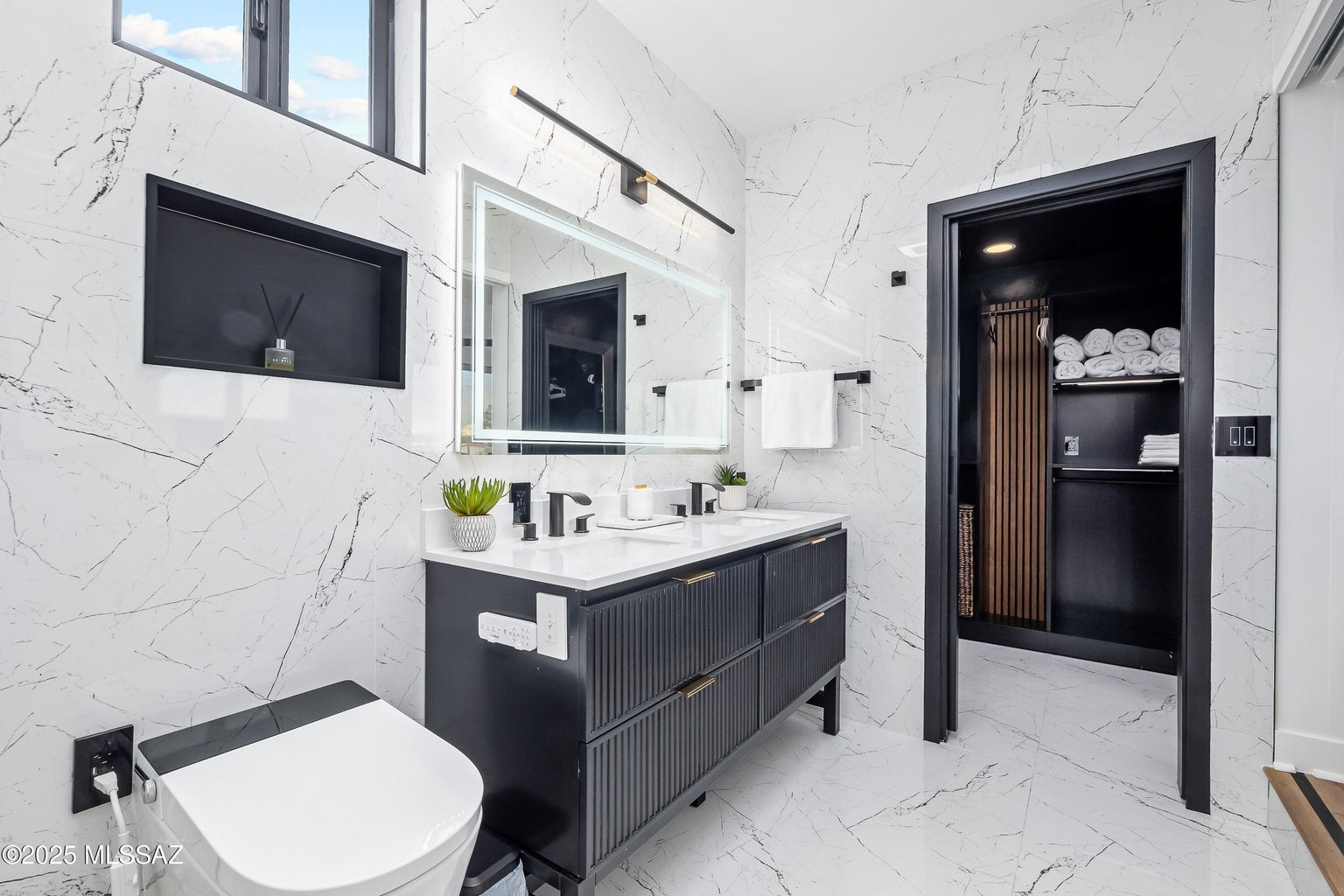 Tucson, Arizona, 85704, United States, 5 Bedrooms Bedrooms, ,3 BathroomsBathrooms,Residential,Forsale,1893855