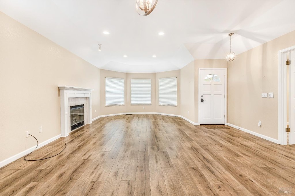 Santa Rosa, California, 95409, United States, 3 Bedrooms Bedrooms, ,2 BathroomsBathrooms,Residential,Forsale,1953130