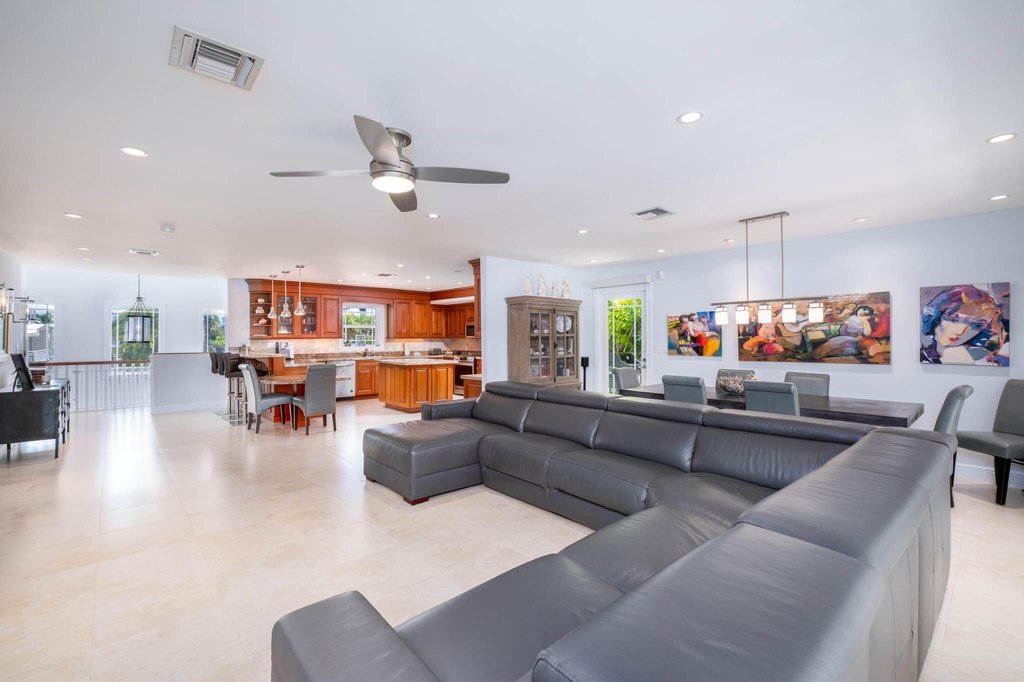 Plantation Key, Florida, 33036, United States, 4 Bedrooms Bedrooms, ,3 BathroomsBathrooms,Residential,Forsale,1971986