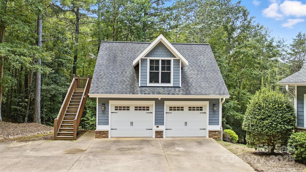 Connelly Springs, North Carolina, 28612, United States, 3 Bedrooms Bedrooms, ,3.5 BathroomsBathrooms,Residential,Forsale,1953168