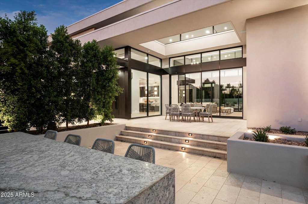 Paradise Valley, Arizona, 85253, United States, 6 Bedrooms Bedrooms, ,6 BathroomsBathrooms,Residential,Forsale,1953462