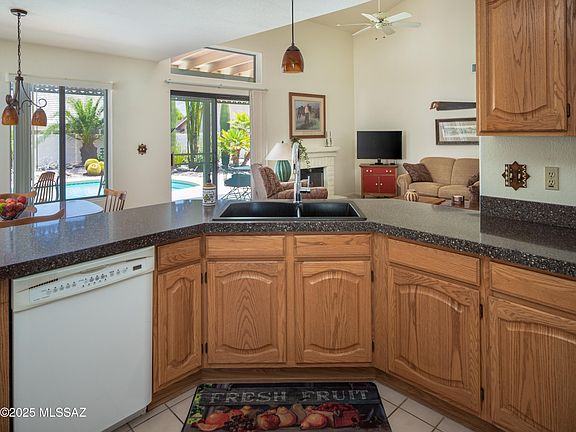 Oro Valley, Arizona, 85737, United States, 3 Bedrooms Bedrooms, ,3 BathroomsBathrooms,Residential,Forsale,1963513