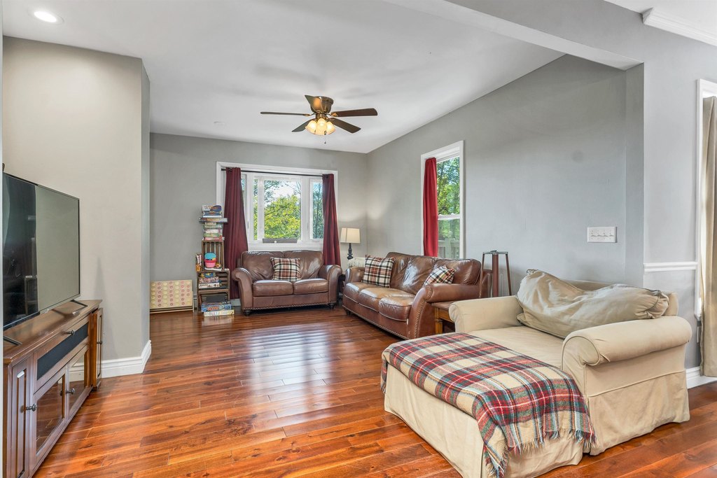 Wolfeboro, New Hampshire, 03894, United States, 3 Bedrooms Bedrooms, ,2 BathroomsBathrooms,Residential,Forsale,1952896