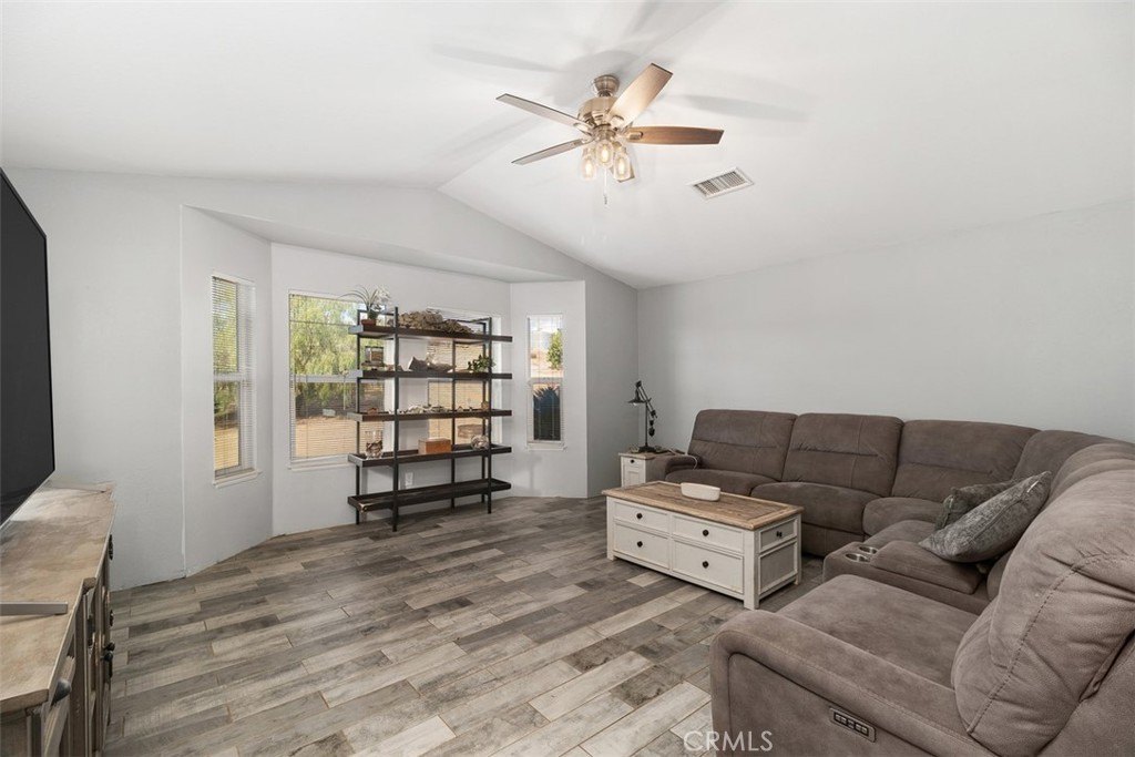 Hemet, California, 92544, United States, 4 Bedrooms Bedrooms, ,2.5 BathroomsBathrooms,Residential,Forsale,1953041