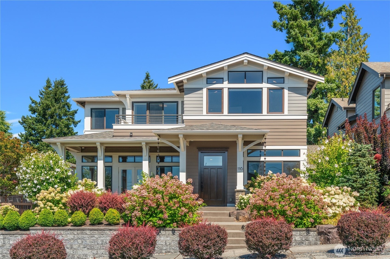 Kirkland, Washington, 98033, United States, 3 Bedrooms Bedrooms, ,3 BathroomsBathrooms,Residential,Forsale,1946229