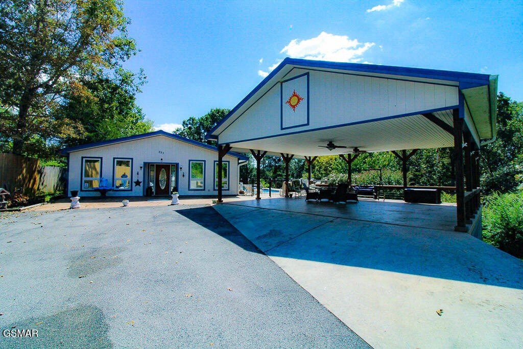 Sevierville, Tennessee, 37876, United States, 4 Bedrooms Bedrooms, ,4 BathroomsBathrooms,Residential,Forsale,1960230