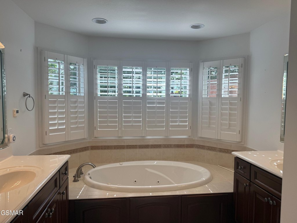 Sevierville, Tennessee, 37862, United States, 3 Bedrooms Bedrooms, ,3 BathroomsBathrooms,Residential,Forsale,1960239