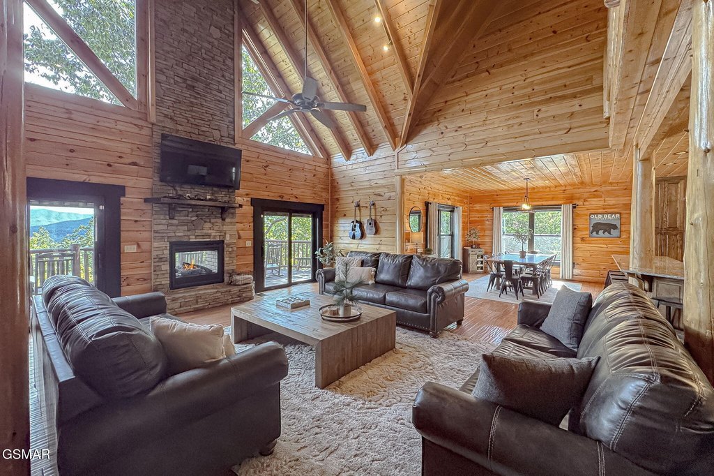 Sevierville, Tennessee, 37876, United States, 3 Bedrooms Bedrooms, ,3.5 BathroomsBathrooms,Residential,Forsale,1960217