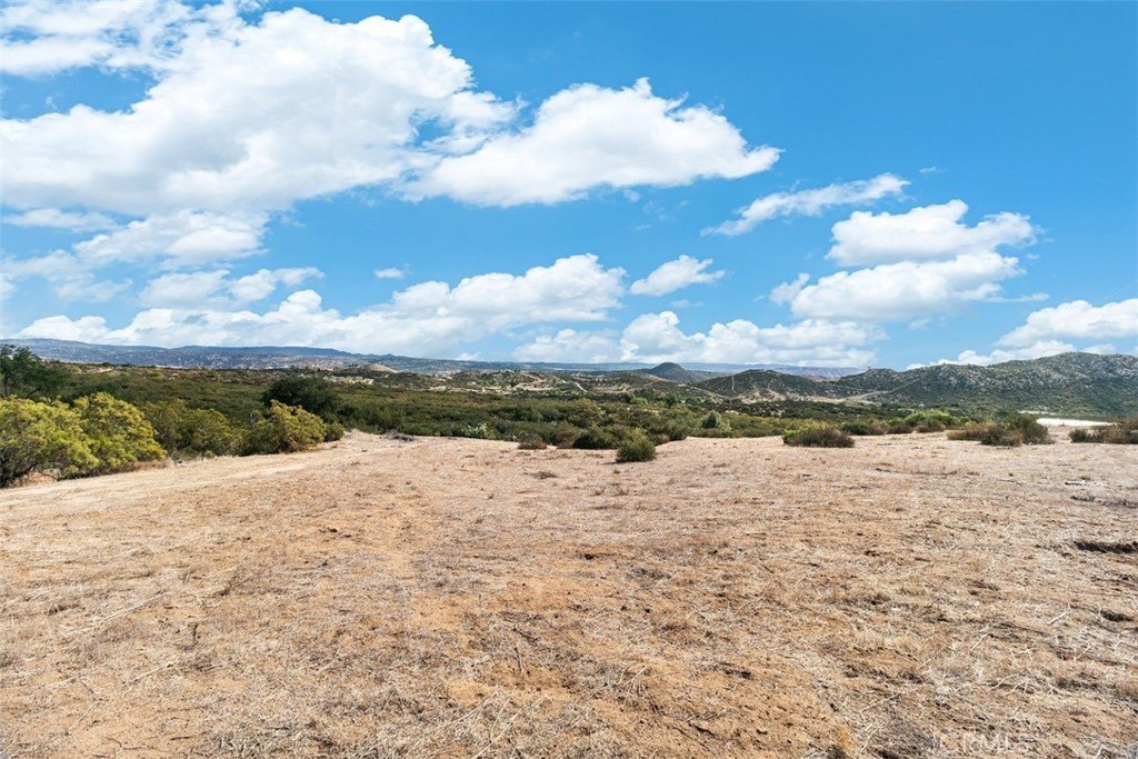 Hemet, California, 92544, United States, 4 Bedrooms Bedrooms, ,2.5 BathroomsBathrooms,Residential,Forsale,1953041