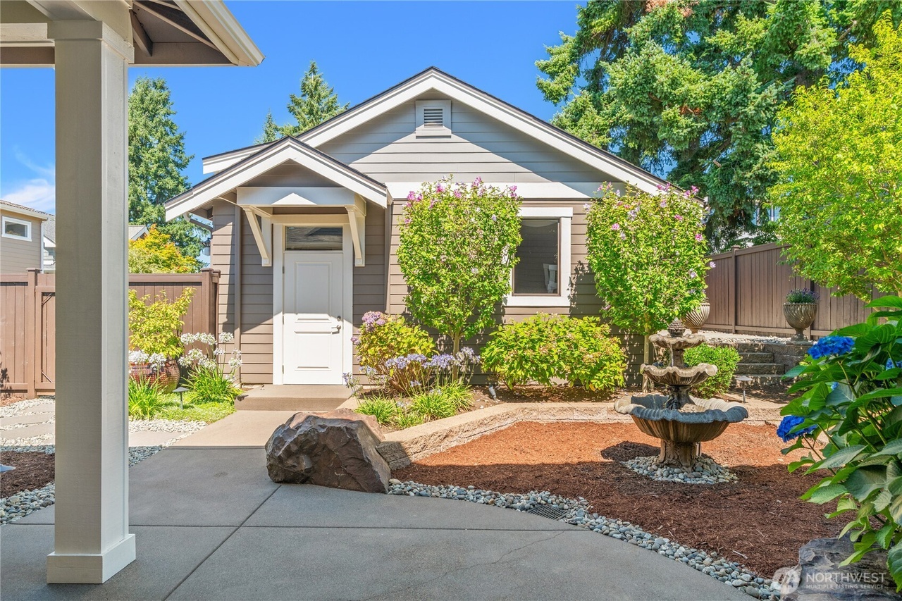 Kirkland, Washington, 98033, United States, 3 Bedrooms Bedrooms, ,3 BathroomsBathrooms,Residential,Forsale,1946229