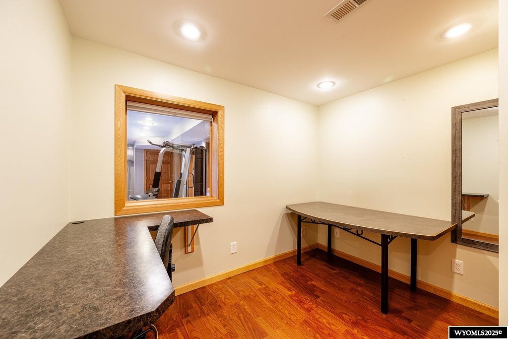 Banner, Wyoming, 82832, United States, 5 Bedrooms Bedrooms, ,3 BathroomsBathrooms,Residential,Forsale,1962253