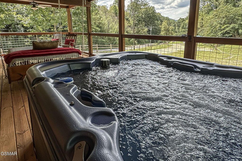 Gatlinburg, Tennessee, 37738, United States, 2 Bedrooms Bedrooms, ,2 BathroomsBathrooms,Residential,Forsale,1960233