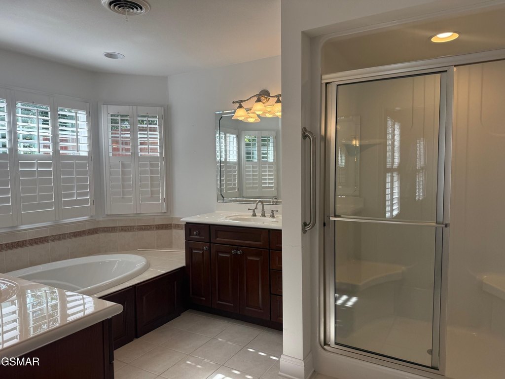 Sevierville, Tennessee, 37862, United States, 3 Bedrooms Bedrooms, ,3 BathroomsBathrooms,Residential,Forsale,1960239