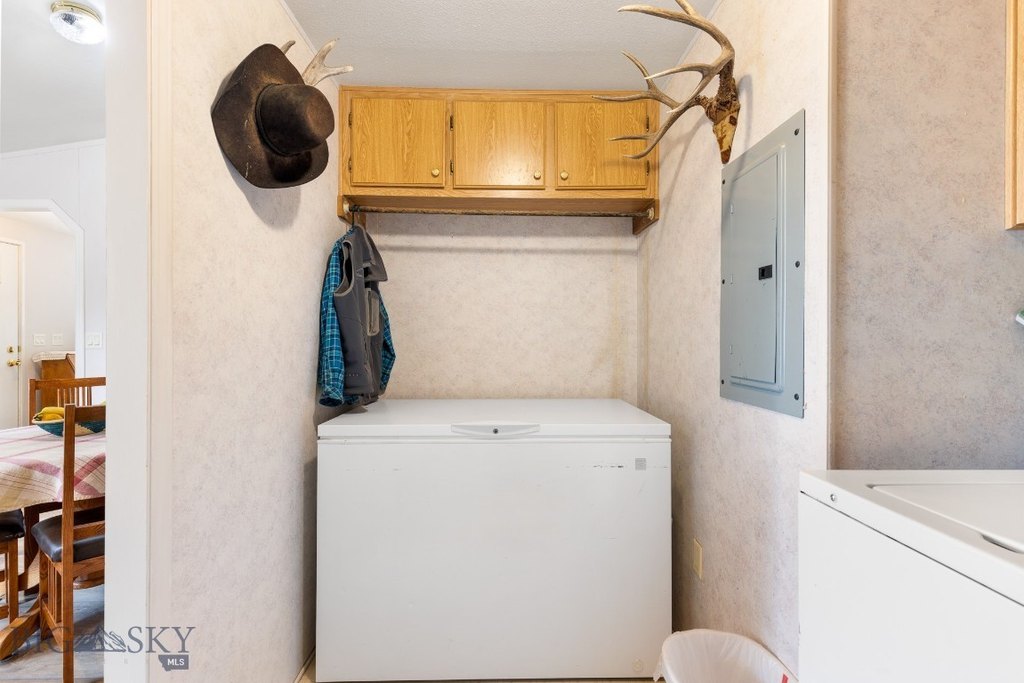 Whitehall, Montana, 59759, United States, 2 Bedrooms Bedrooms, ,2 BathroomsBathrooms,Residential,Forsale,1986969