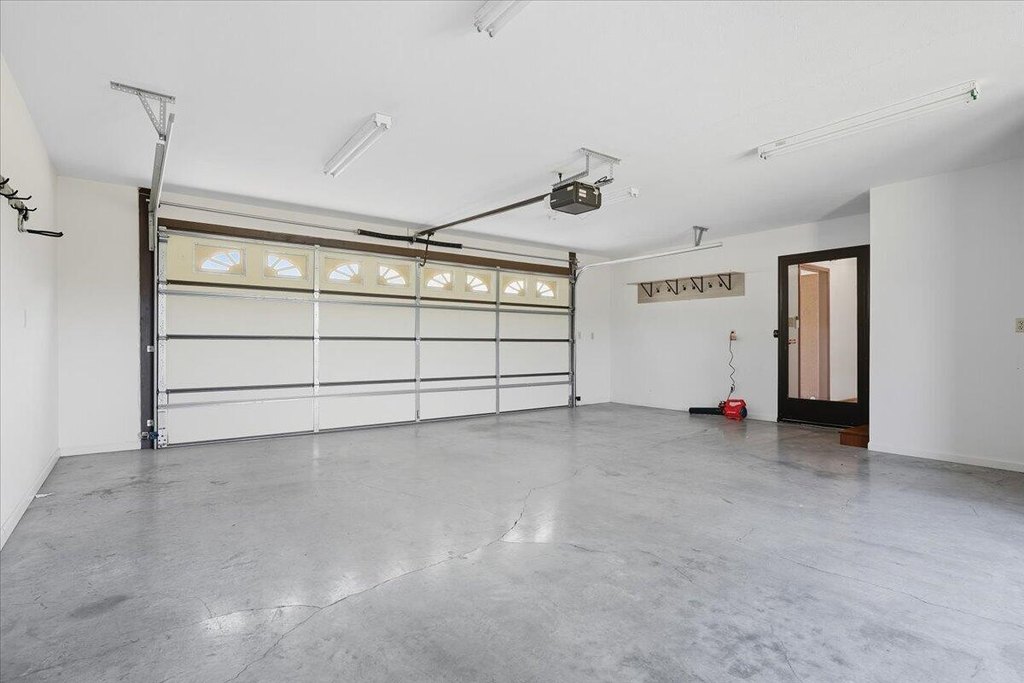 Russellville, Tennessee, 37860, United States, 3 Bedrooms Bedrooms, ,2.5 BathroomsBathrooms,Residential,Forsale,1962207