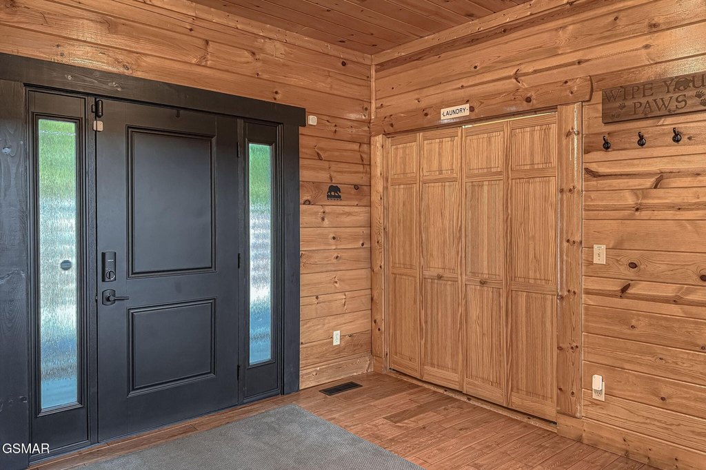 Sevierville, Tennessee, 37876, United States, 3 Bedrooms Bedrooms, ,3.5 BathroomsBathrooms,Residential,Forsale,1960217