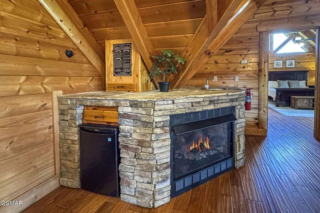 Sevierville, Tennessee, 37876, United States, 3 Bedrooms Bedrooms, ,3.5 BathroomsBathrooms,Residential,Forsale,1960217