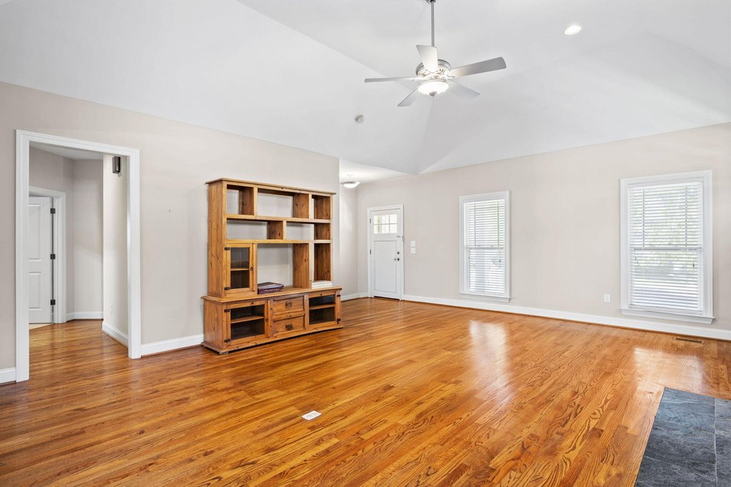 Chattanooga, Tennessee, 37421, United States, 3 Bedrooms Bedrooms, ,2 BathroomsBathrooms,Residential,Forsale,1946773