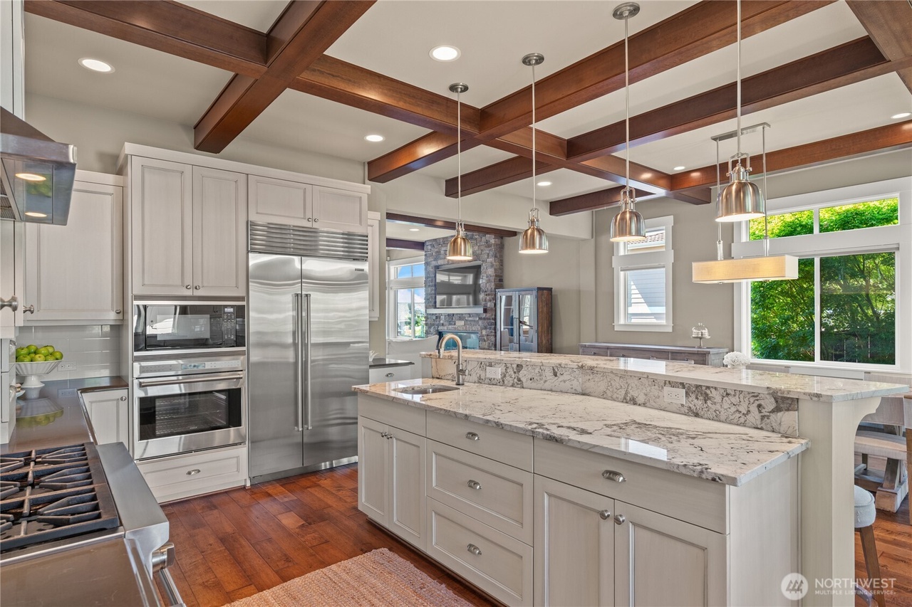 Kirkland, Washington, 98033, United States, 3 Bedrooms Bedrooms, ,3 BathroomsBathrooms,Residential,Forsale,1946229