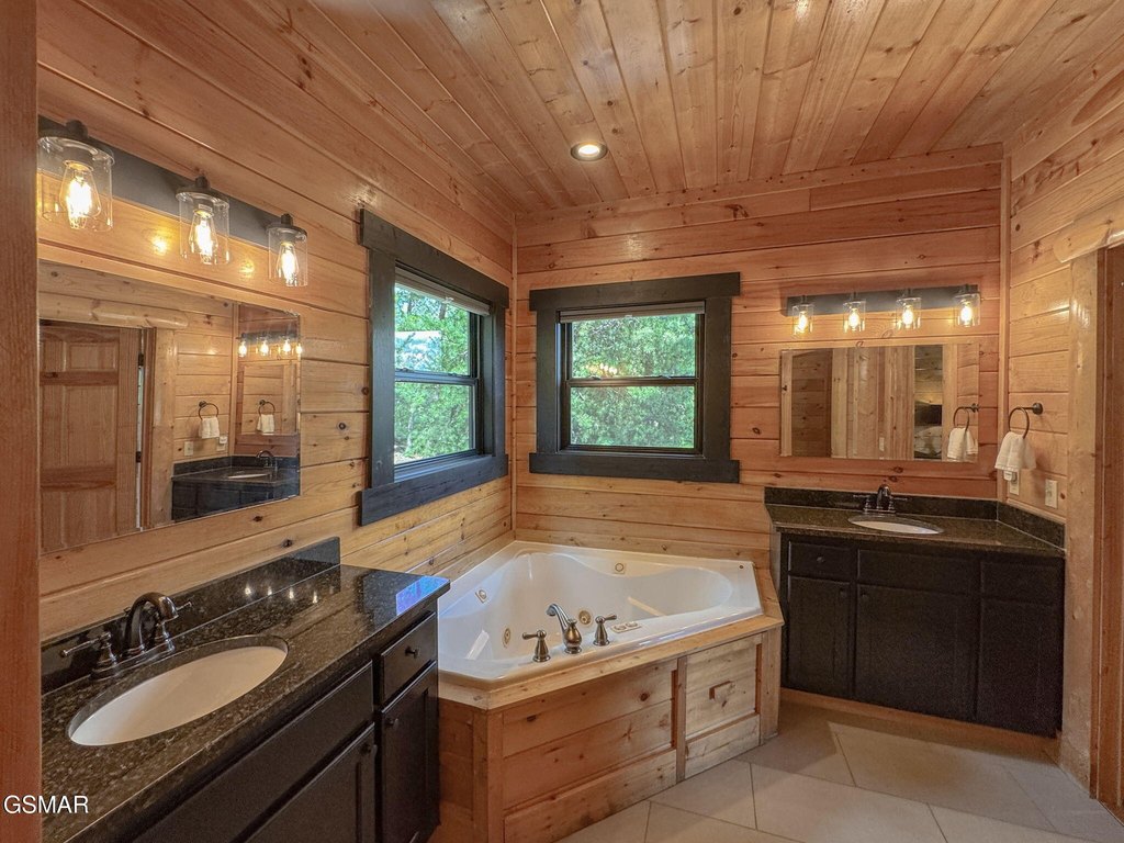 Sevierville, Tennessee, 37876, United States, 3 Bedrooms Bedrooms, ,3.5 BathroomsBathrooms,Residential,Forsale,1960217