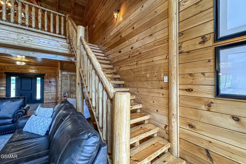 Sevierville, Tennessee, 37876, United States, 3 Bedrooms Bedrooms, ,3.5 BathroomsBathrooms,Residential,Forsale,1960217