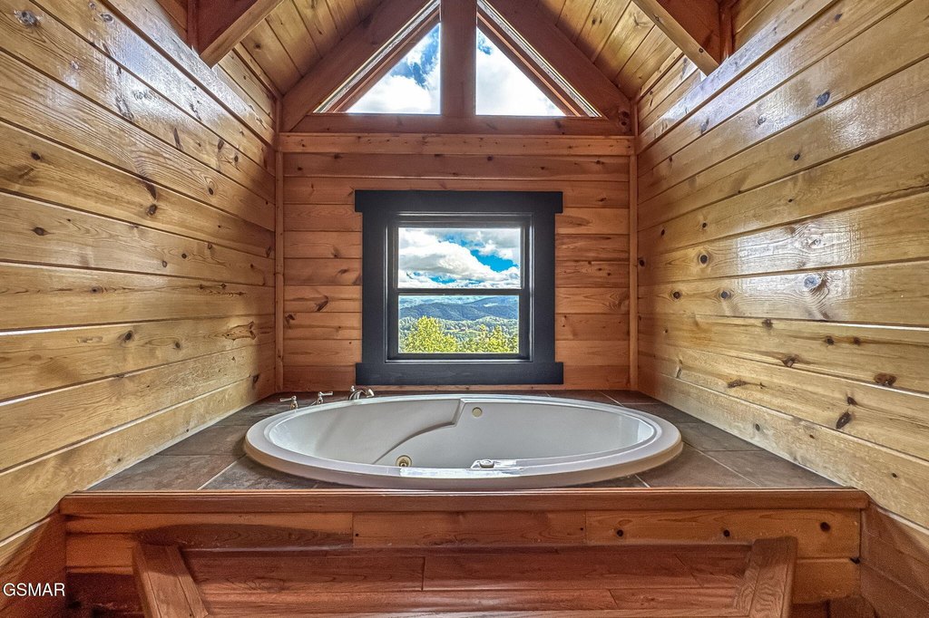 Sevierville, Tennessee, 37876, United States, 3 Bedrooms Bedrooms, ,3.5 BathroomsBathrooms,Residential,Forsale,1960217