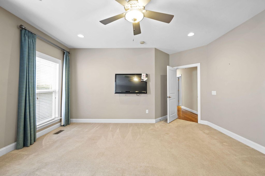 Chattanooga, Tennessee, 37421, United States, 3 Bedrooms Bedrooms, ,2 BathroomsBathrooms,Residential,Forsale,1946773