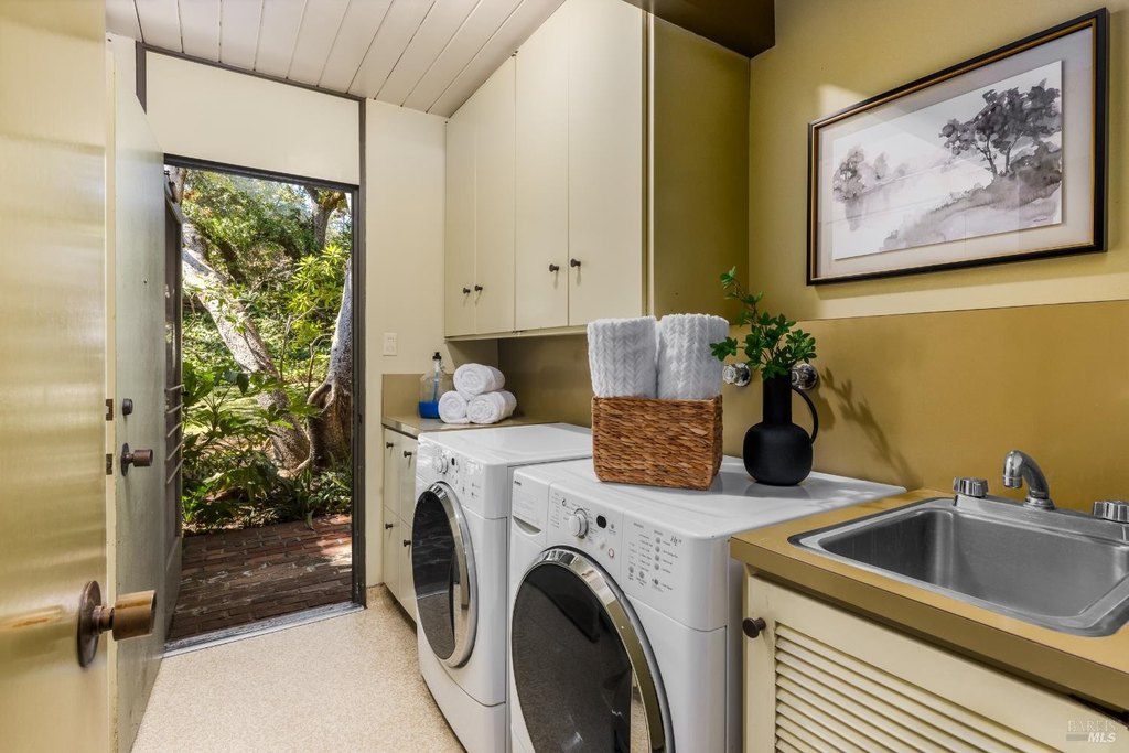 Santa Rosa, California, 95409, United States, 3 Bedrooms Bedrooms, ,2.5 BathroomsBathrooms,Residential,Forsale,1985934