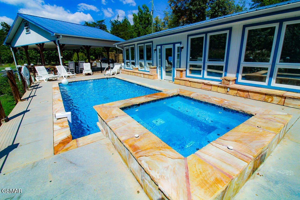 Sevierville, Tennessee, 37876, United States, 4 Bedrooms Bedrooms, ,4 BathroomsBathrooms,Residential,Forsale,1960230