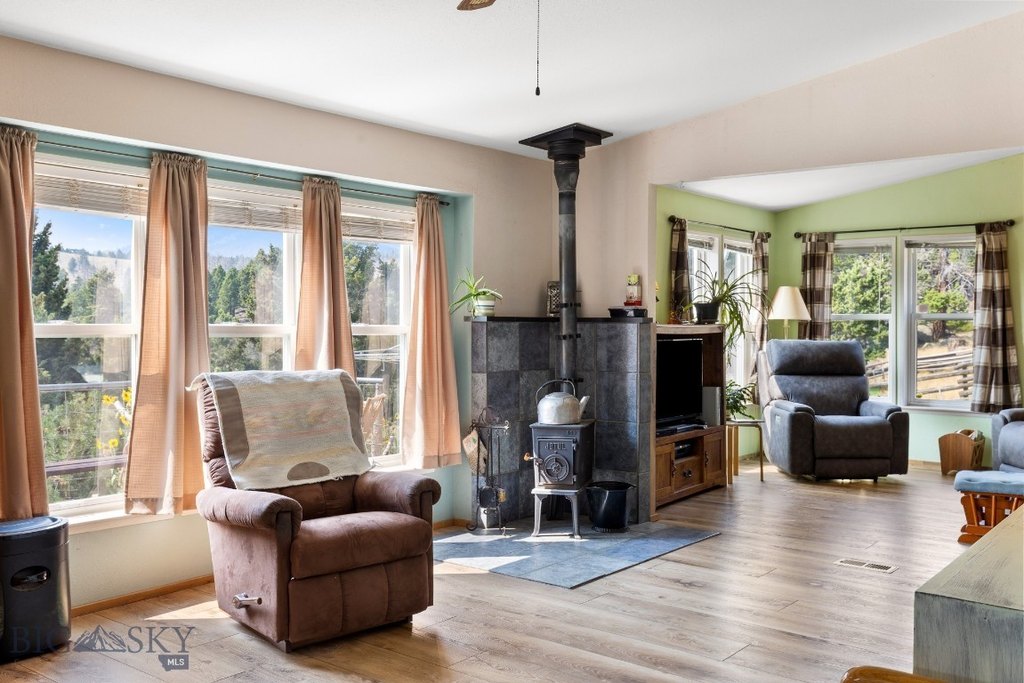 Whitehall, Montana, 59759, United States, 2 Bedrooms Bedrooms, ,2 BathroomsBathrooms,Residential,Forsale,1986969