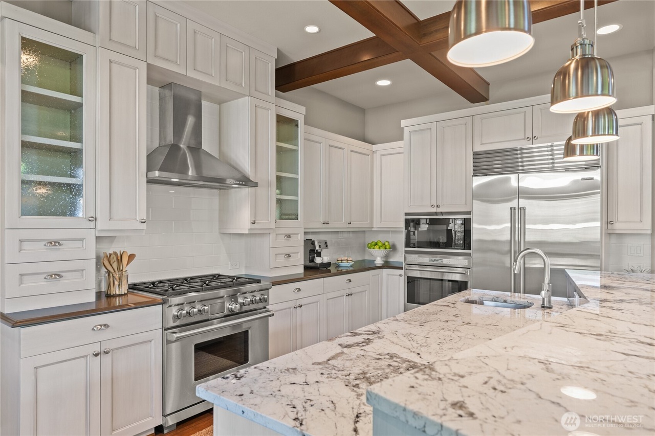 Kirkland, Washington, 98033, United States, 3 Bedrooms Bedrooms, ,3 BathroomsBathrooms,Residential,Forsale,1946229